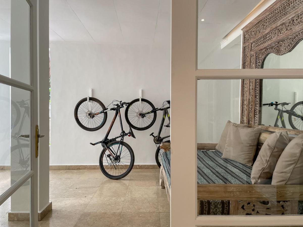 Beach House Canggu - 150M Berawa Beach Exterior foto